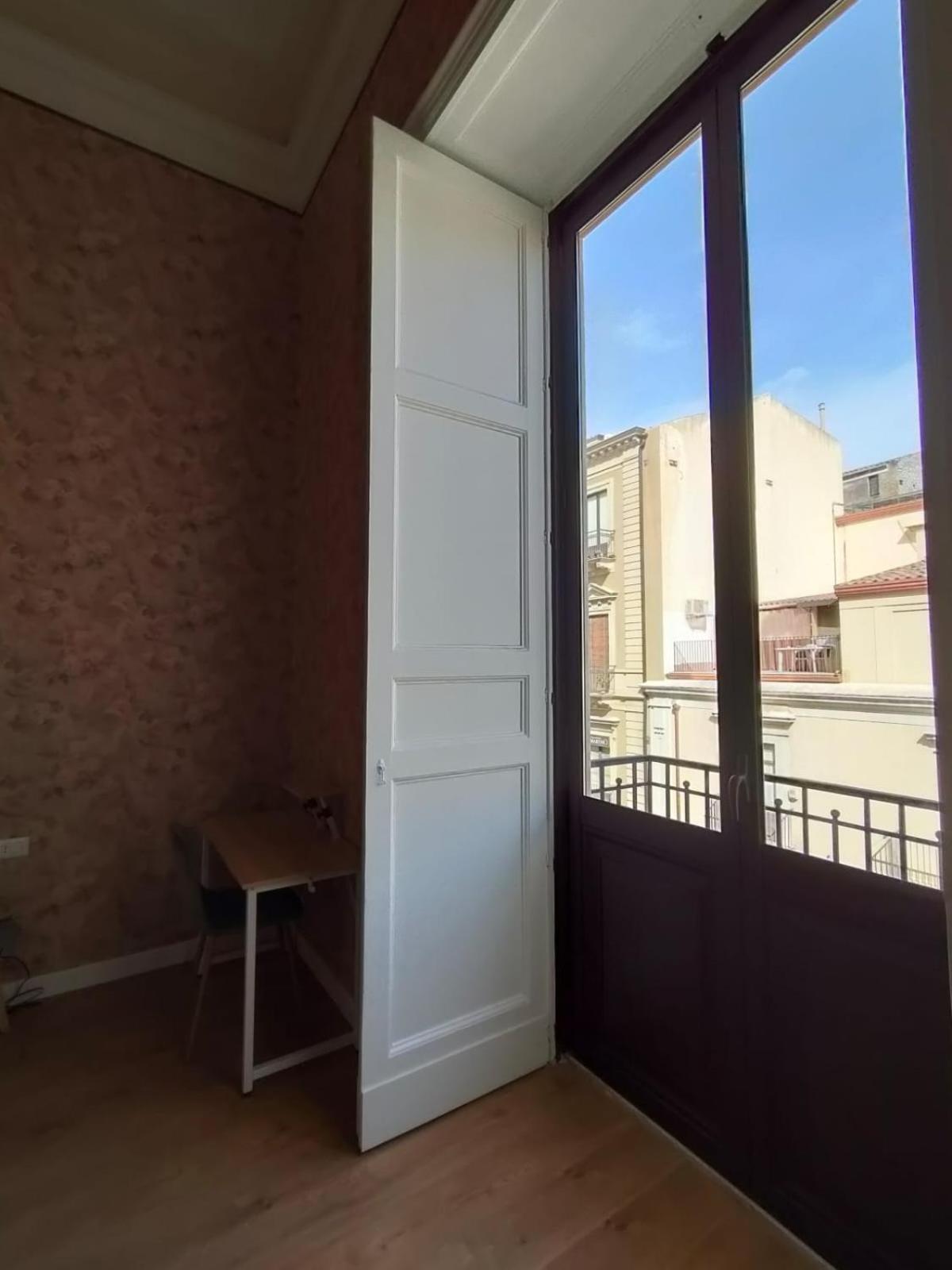Hibiscus - Etnea Rooms Katanya Dış mekan fotoğraf