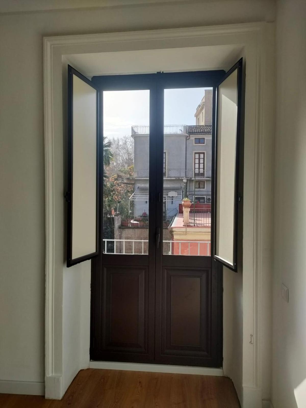 Hibiscus - Etnea Rooms Katanya Dış mekan fotoğraf