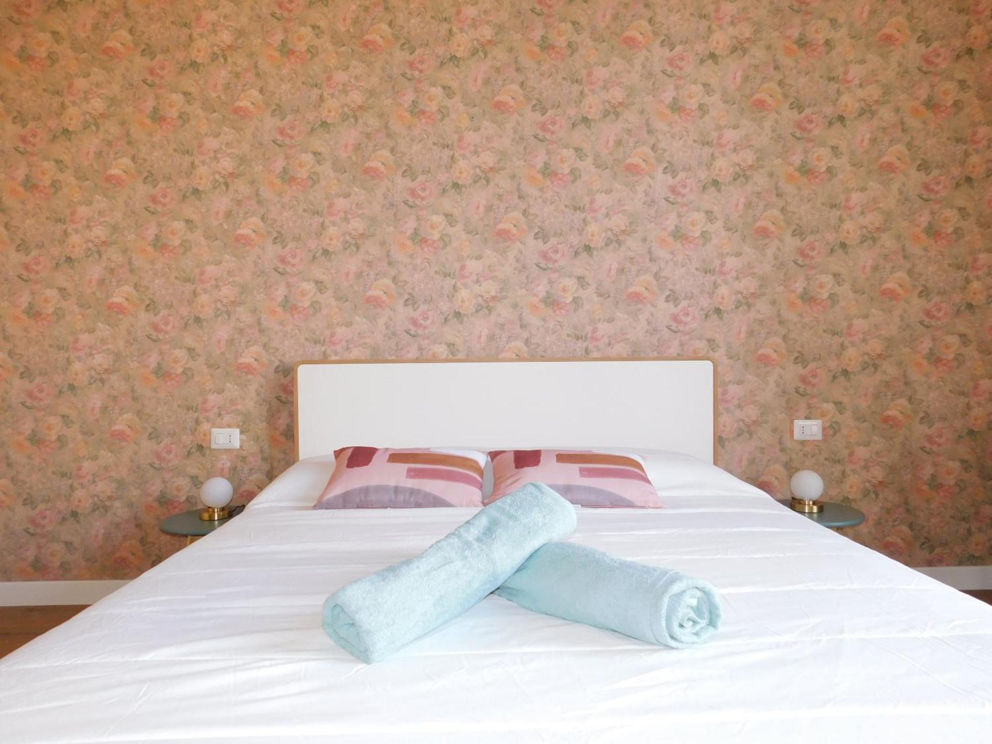 Hibiscus - Etnea Rooms Katanya Dış mekan fotoğraf